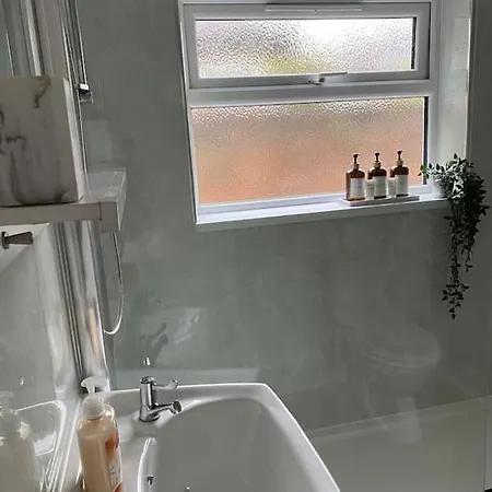 Cosy House Close To Centre & Racecourse בית נופש *